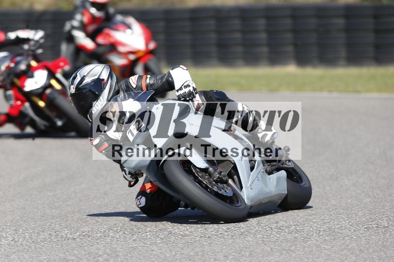 /Archiv-2025/49 26.08.2025 Cornu Master School ADR/rot-rouge/12